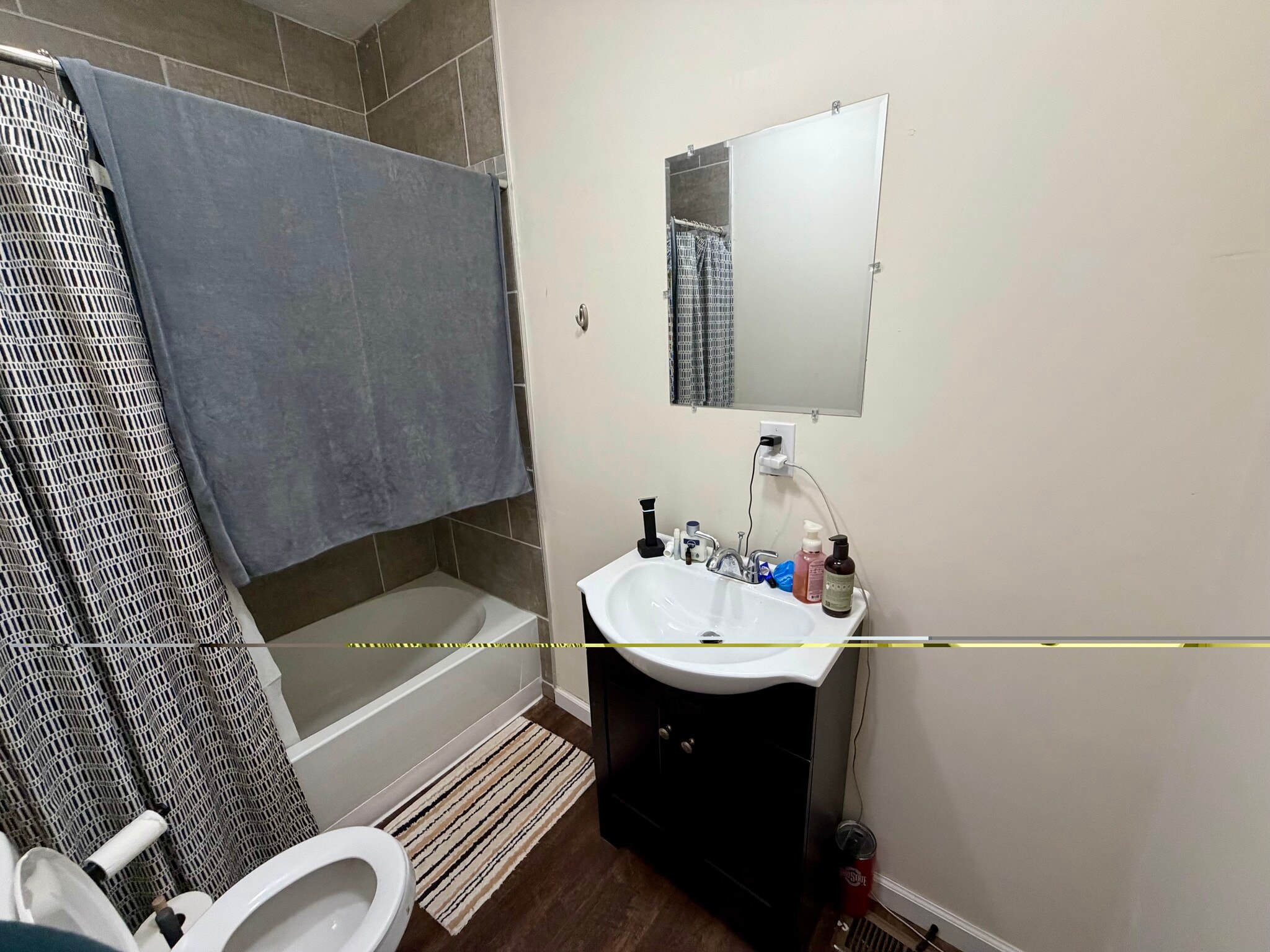 2nd FL/full bath - 269 E 13th Ave