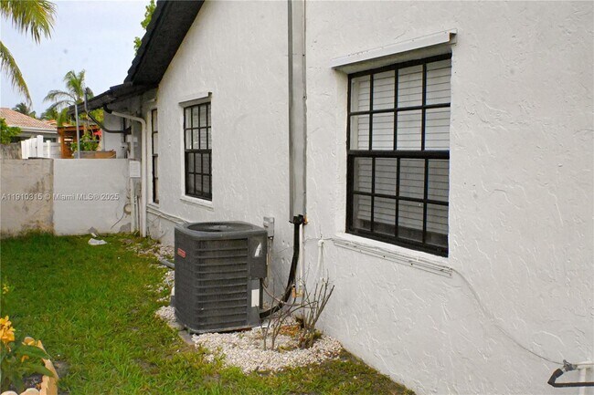 Building Photo - 2449 NW 123rd Ave