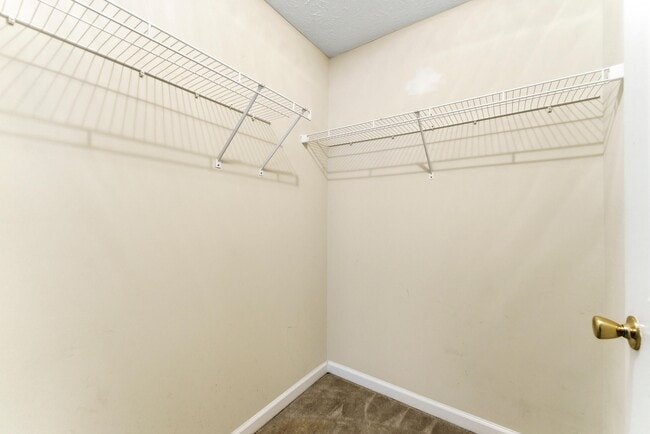 Building Photo - 1202 Par 3 Way