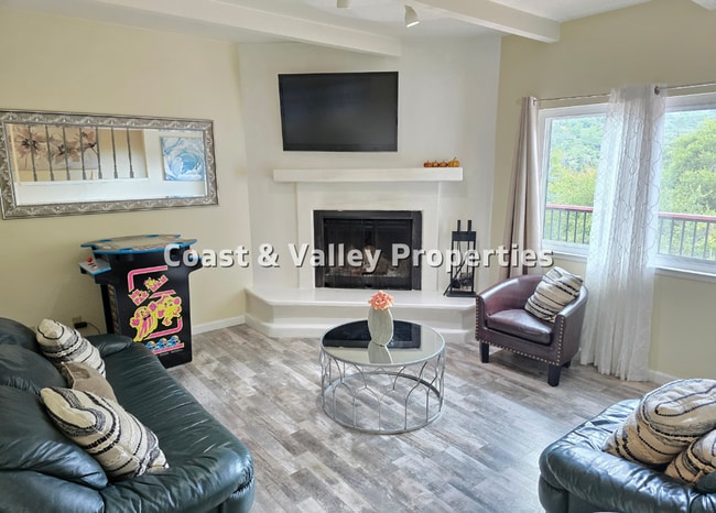 Building Photo - Beautiful Home in North Monterey County fo...