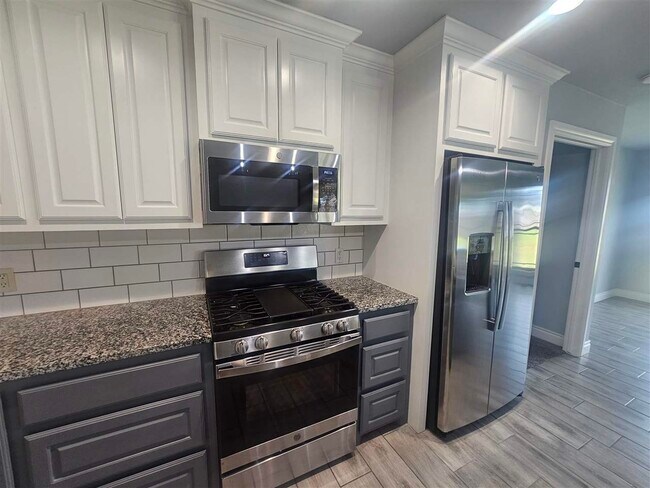 Building Photo - 12580 NE Meers Porter Hill Rd