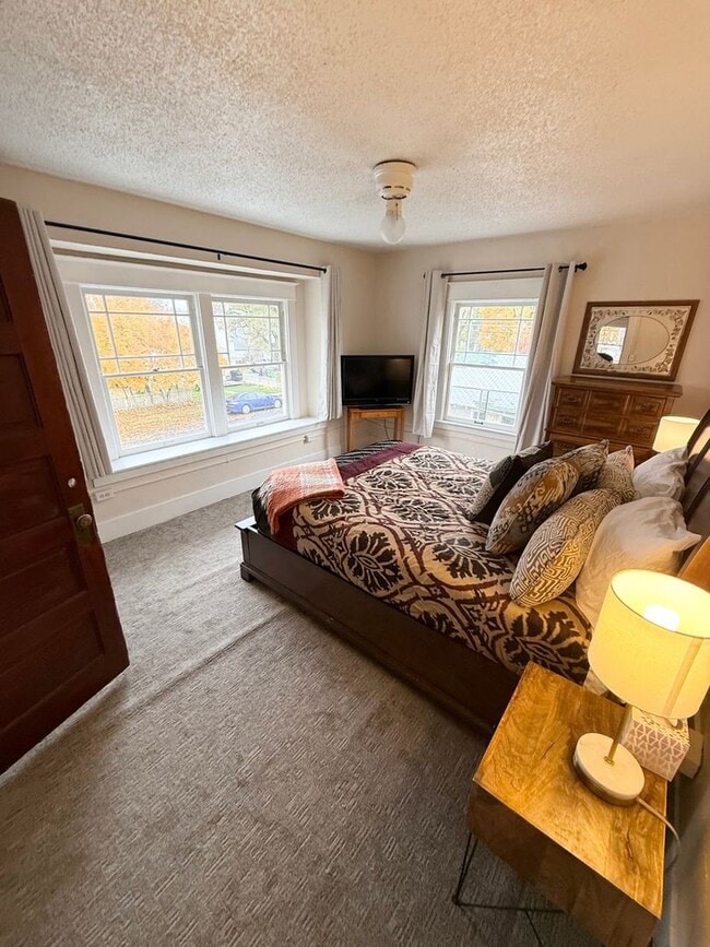 Building Photo - 3004 N Lincoln St