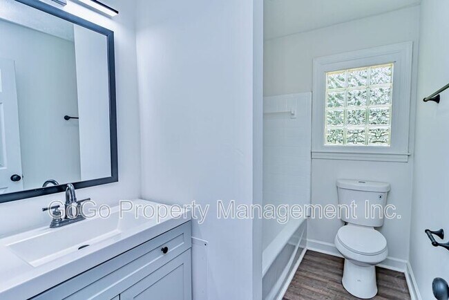 Building Photo - 200 Lanewood Dr
