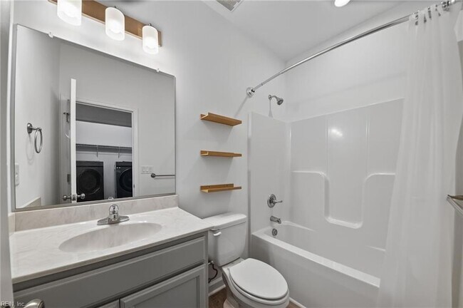 Building Photo - 2011 Laycock Ln