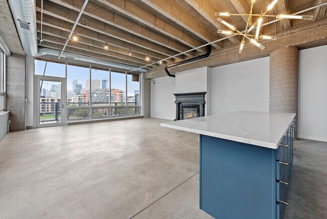 Building Photo - 901 N 3rd St