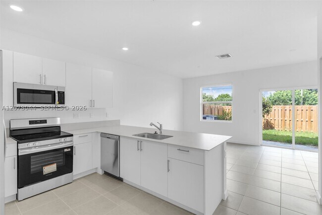 Building Photo - 27634 SW 156th Ave