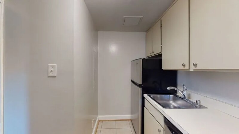 Building Photo - 1316 New Hampshire Ave NW