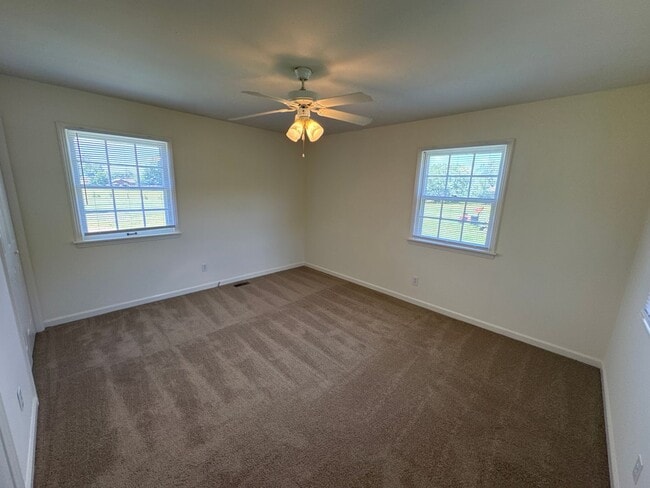Building Photo - Quiet 2BR Duplex Living Near Old Hickory Lake