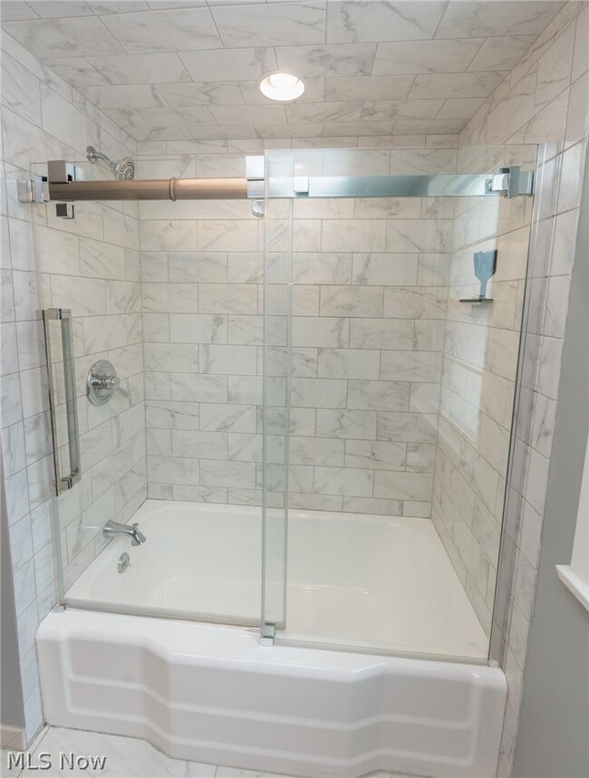 Building Photo - 2539 Warrensville Center Rd