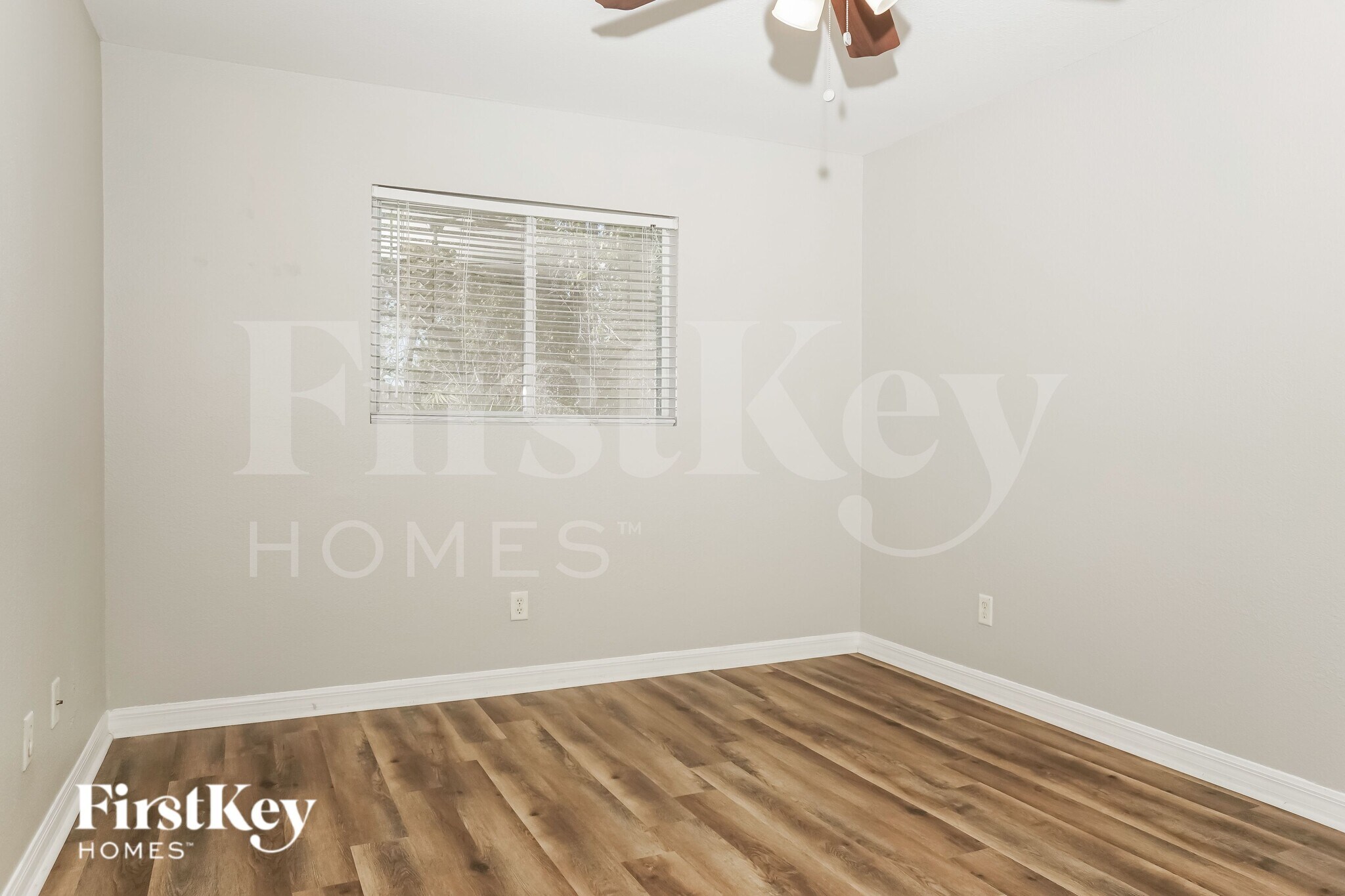 Building Photo - 3240 Alesio Ave