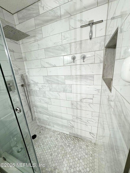 Building Photo - 955 Churchhill Ln