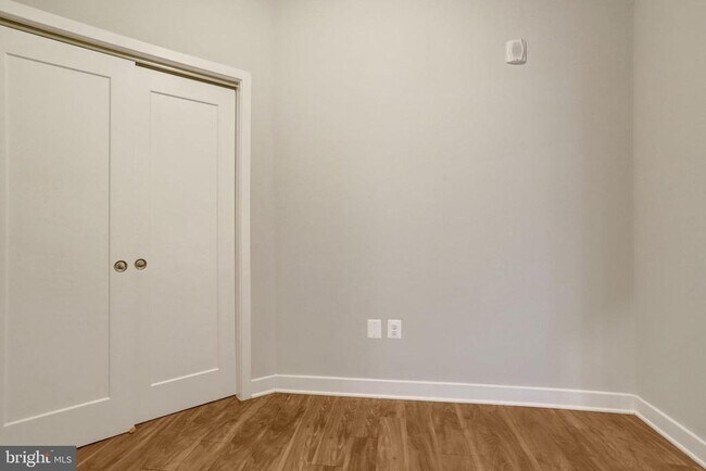 Building Photo - 989 S Buchanan St