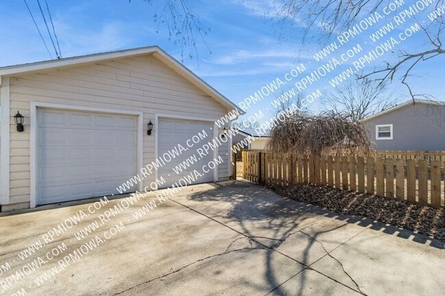 Building Photo - 3915 69th St