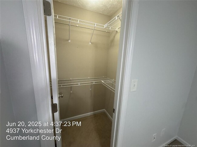 Building Photo - 4937 Yorkchester Dr