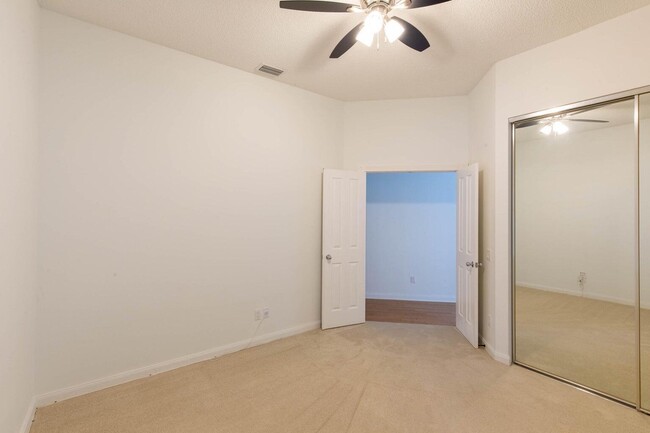 Building Photo - 179 E Tall Oaks Cir