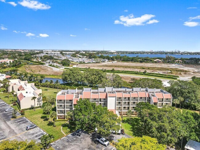 Building Photo - 2500 Presidential Way