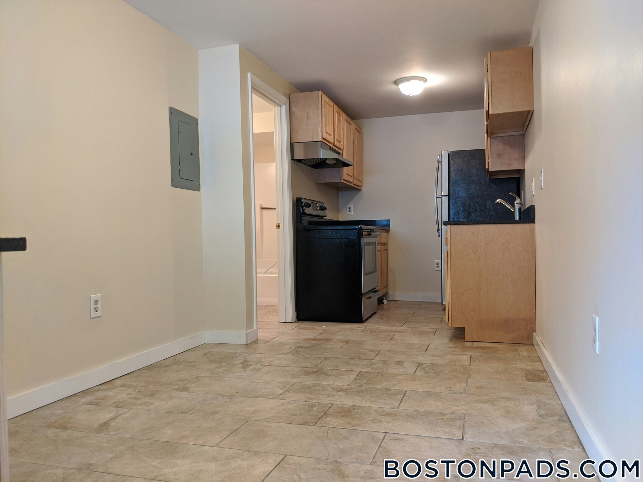 Building Photo - 385 Dorchester St