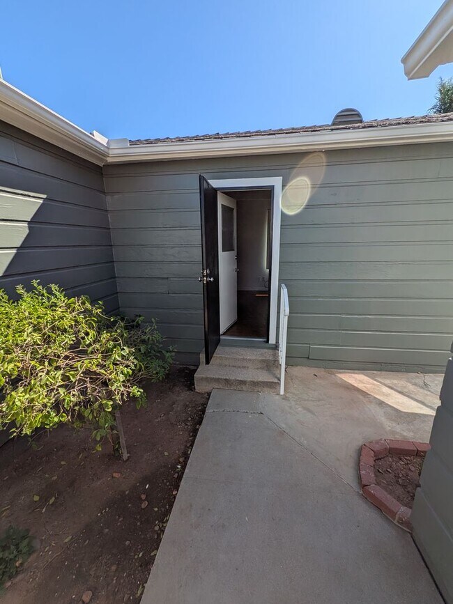 Building Photo - PC - 6673-6675 Amherst