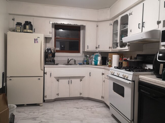 Building Photo - 332 Vine St