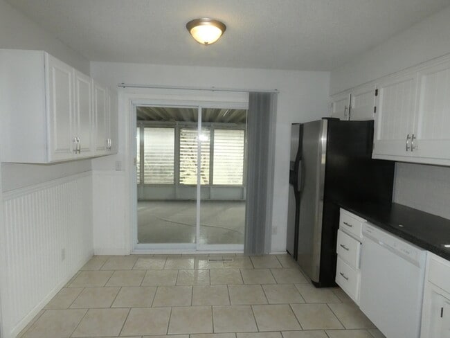 Building Photo - Beautiful Home in North Kansas City School District!