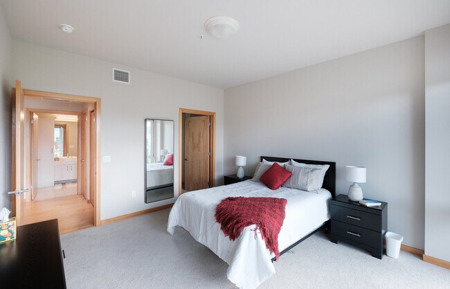 Building Photo - 1255 NW 9th Ave