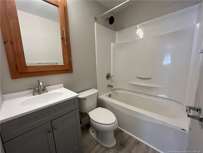 Building Photo - 2110 Rogers Dr