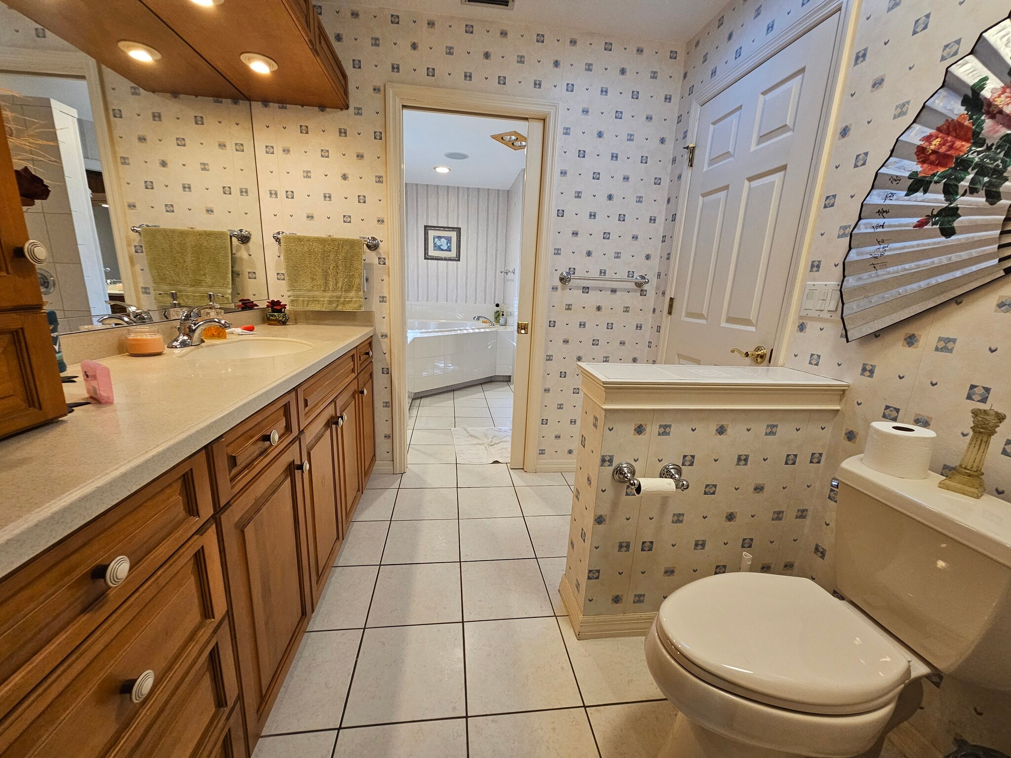 Building Photo - 2210 Bayou Dr