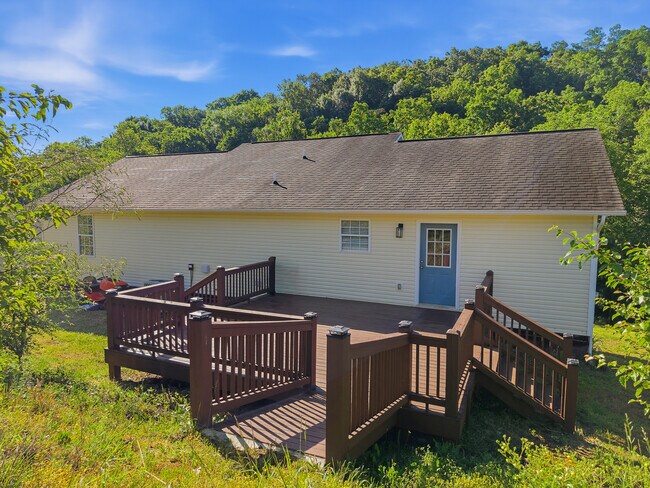 Building Photo - 1690 River Bend Rd