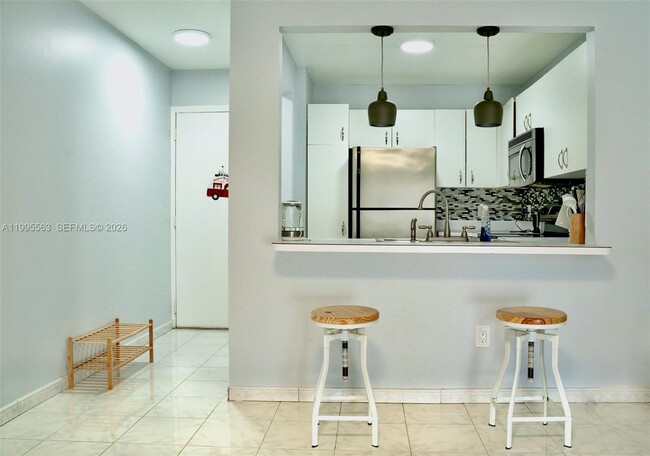 Building Photo - 430 SE 7th St