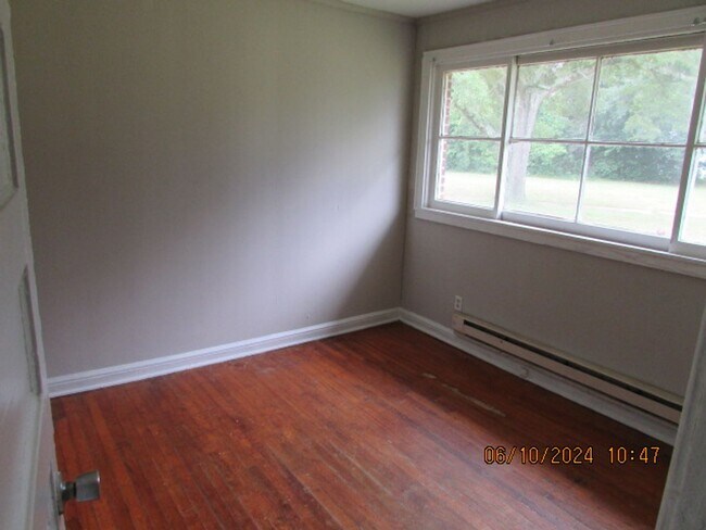 Building Photo - Close to Downtown Sumter