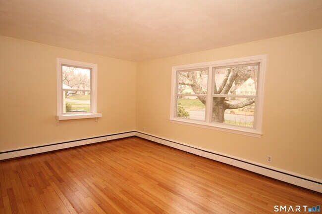 Building Photo - 48 Meadow Farms Rd