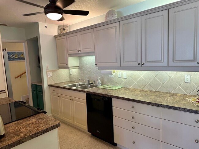 Building Photo - 500 Park Blvd S