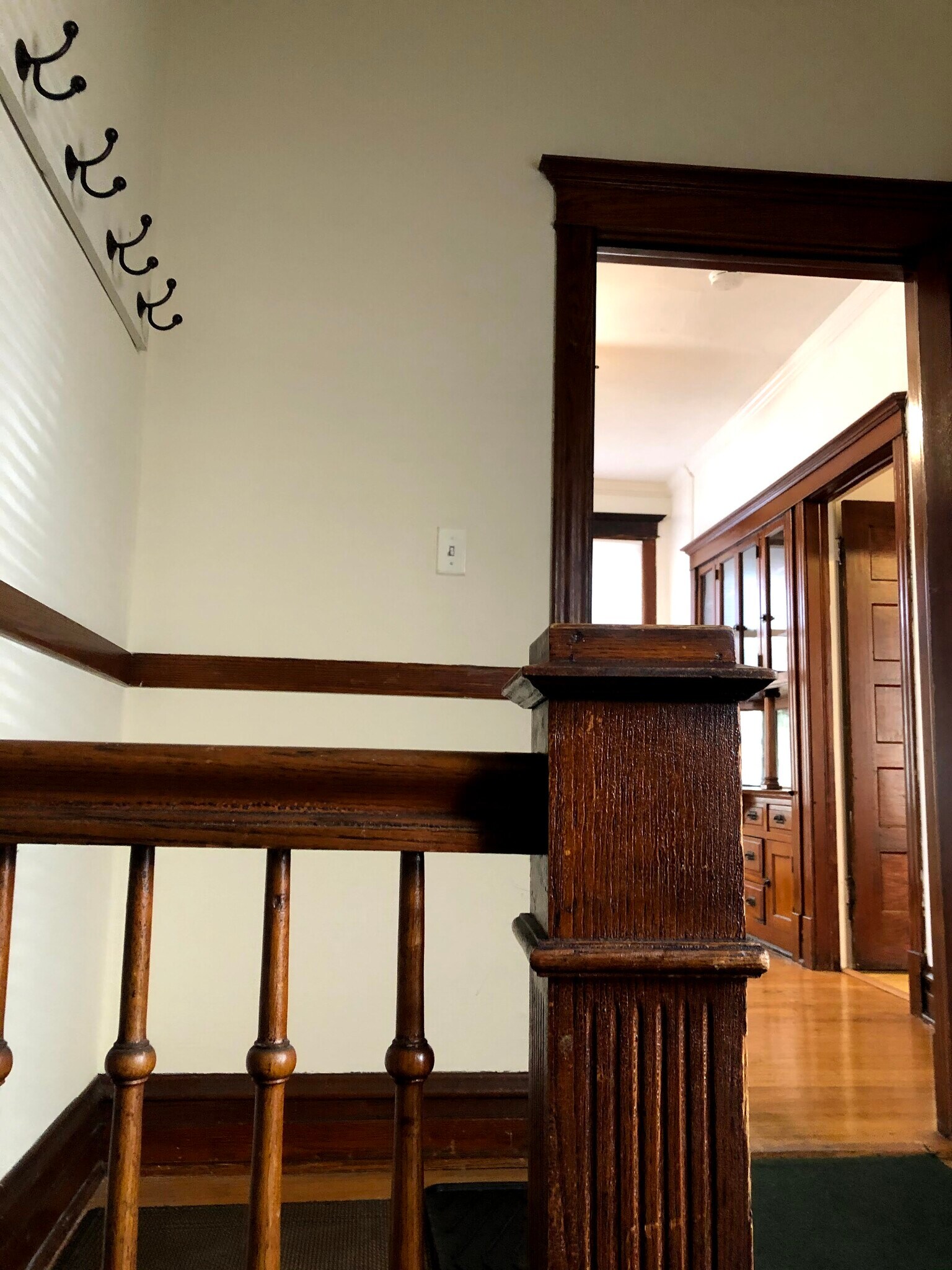 "mud room" looking to dining - 1233 W Newport Ave