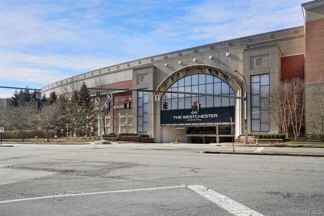 Building Photo - 300 Mamaroneck Ave