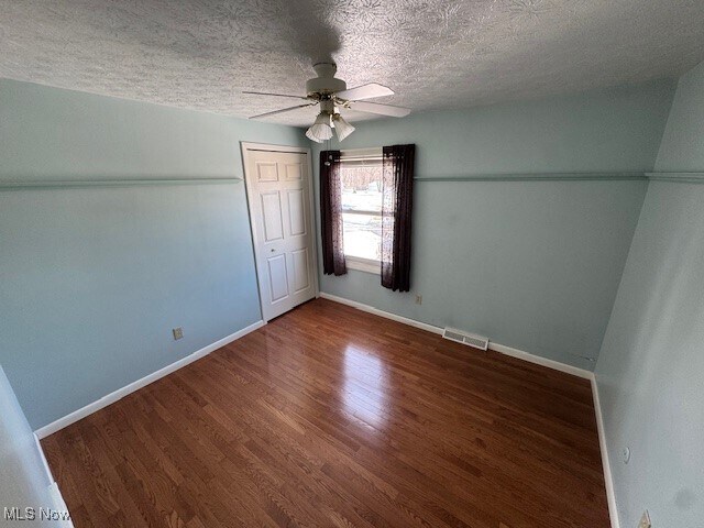 Building Photo - 38870 Courtland Dr