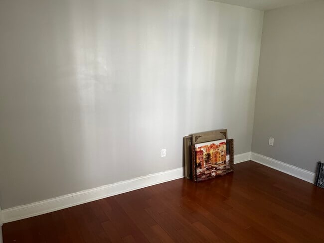 Building Photo - 71 Riverside Dr