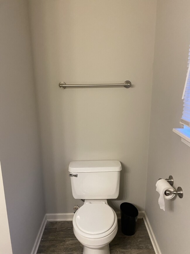 Primary toilet - 1836 Glade St