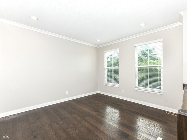 Building Photo - 1559 Bellefontaine St