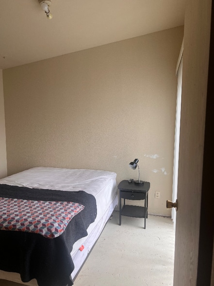 Building Photo - 386 La Casa St