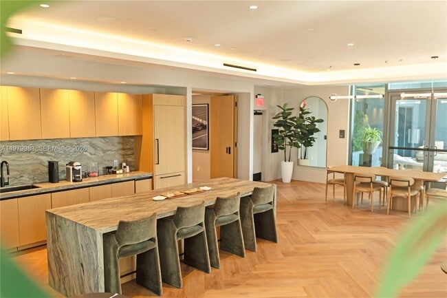 Building Photo - 151 NE 5th St