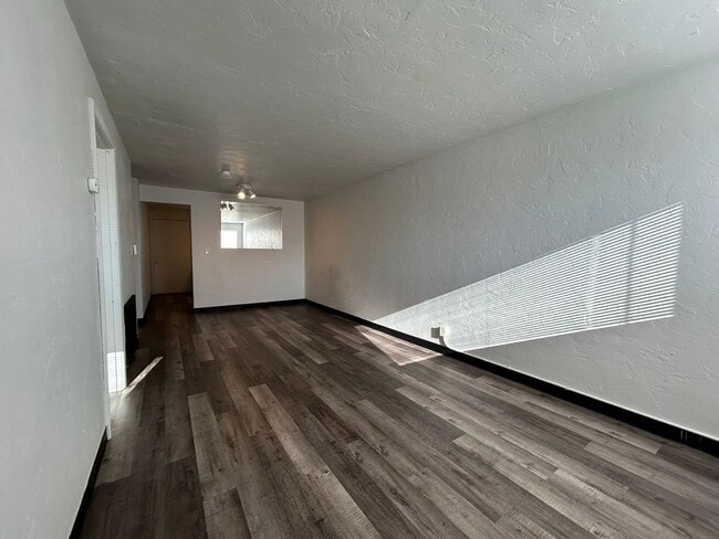 Building Photo - 928ru