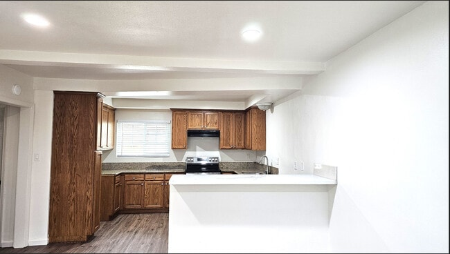 Building Photo - 11516 Eucalyptus Ave