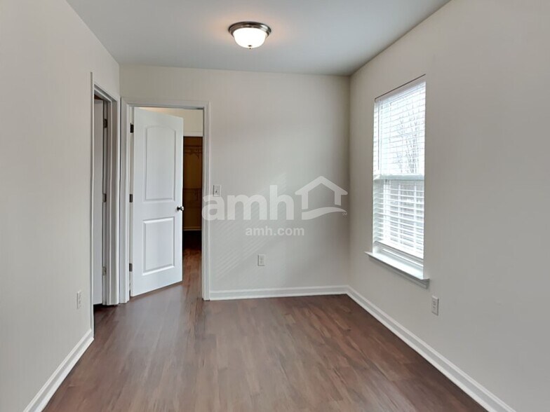 Building Photo - 130 Dunnsmore Dr