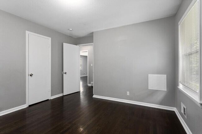 Building Photo - Ready for Move-in Home at Raytown! Nestled on dead end street off Raytown Road for rent 3 bedroom...