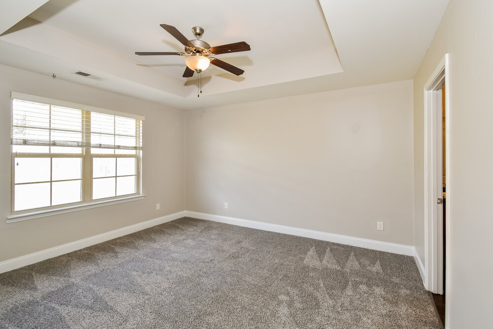 Building Photo - 2952 N Hartland Dr