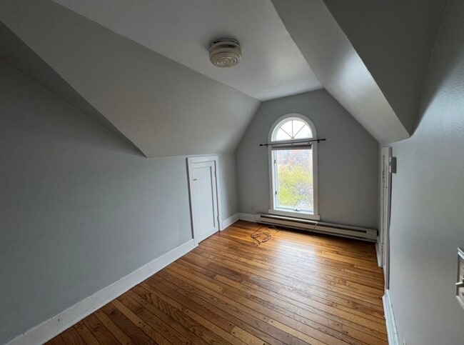 Building Photo - 13 Wawecus Hill Rd