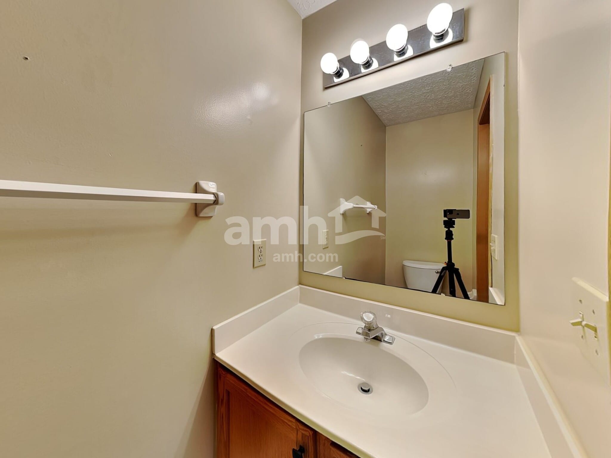 Building Photo - 6766 Eddleston Ct