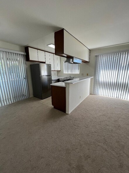 Building Photo - 5908 Cedros Avenue