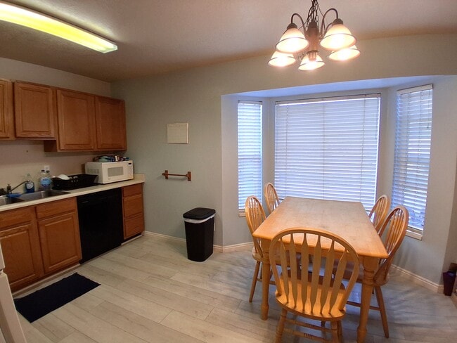 Building Photo - 361 N 700 E