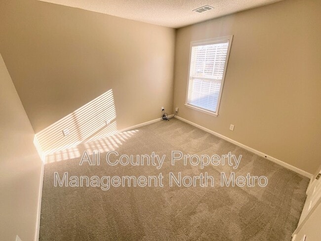 Building Photo - 5990 Barrington Ln